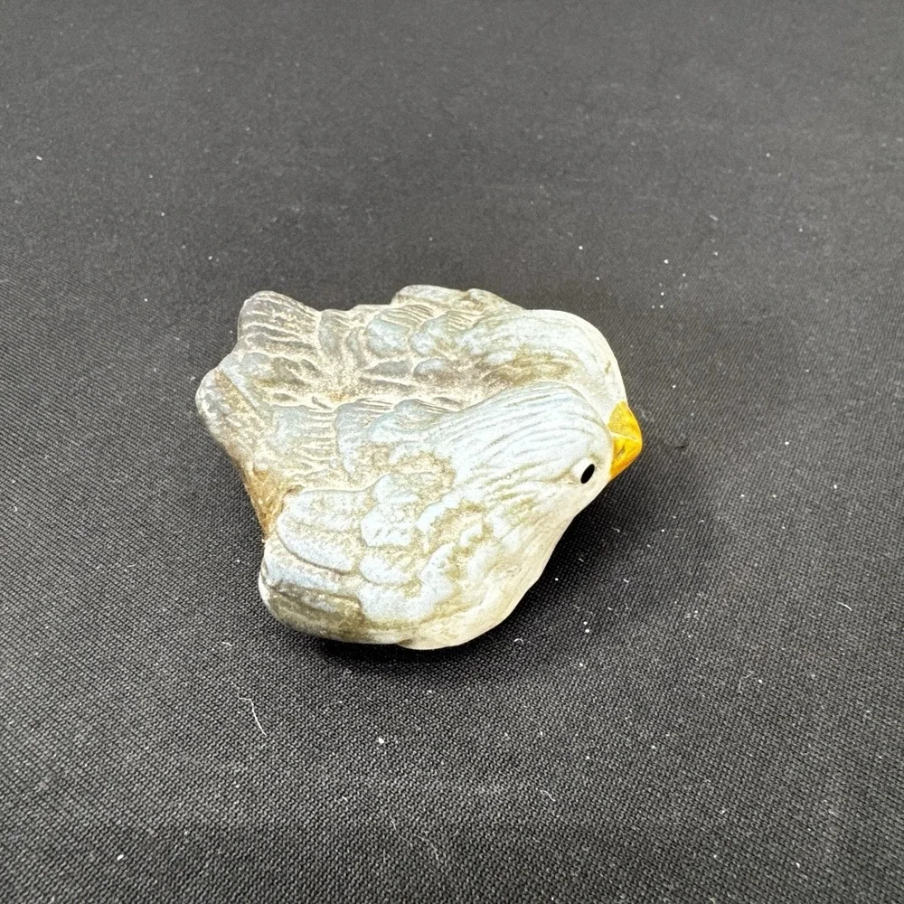 VINTAGE LOVE BIRD FIGURINE‎